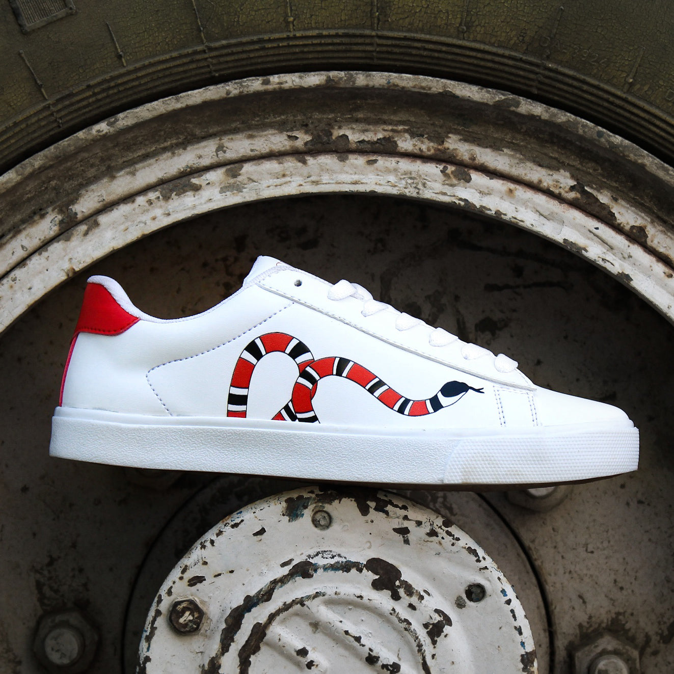 Snake 2.0 ( White) - Spiffers