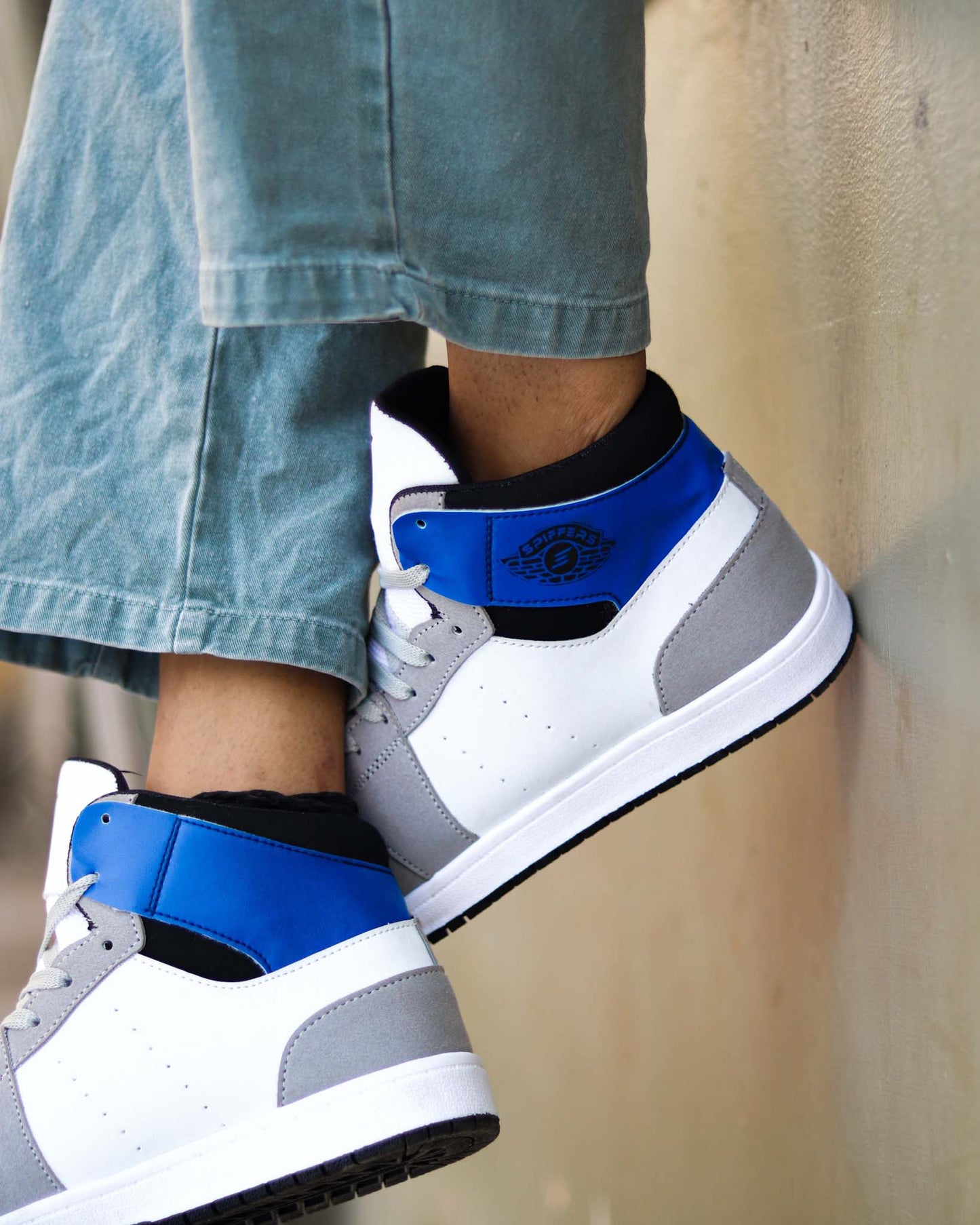 Jacksons ( Azure blue )