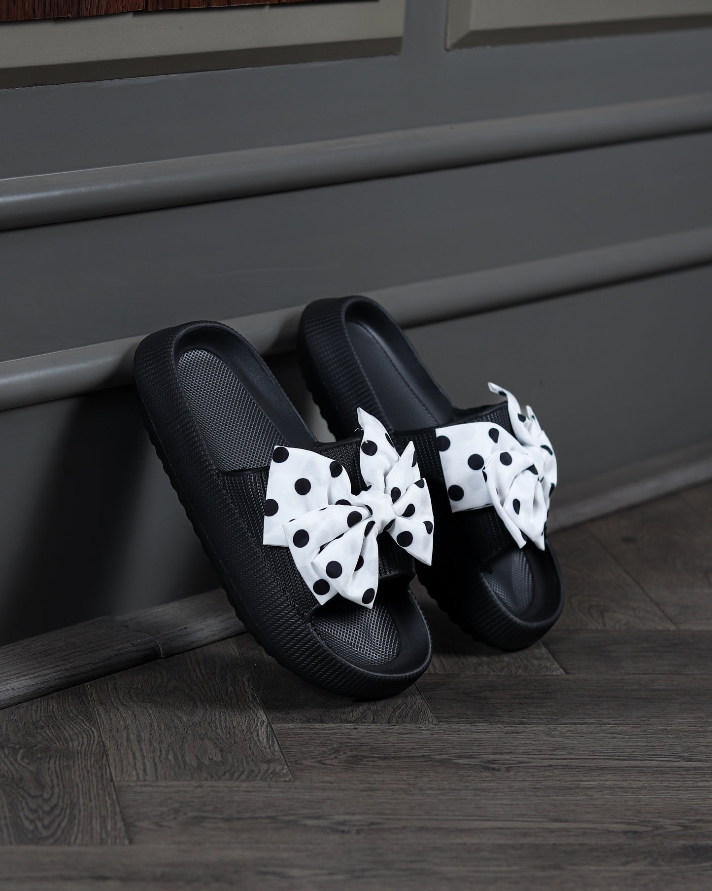 Endear Slip-Ons (Black)